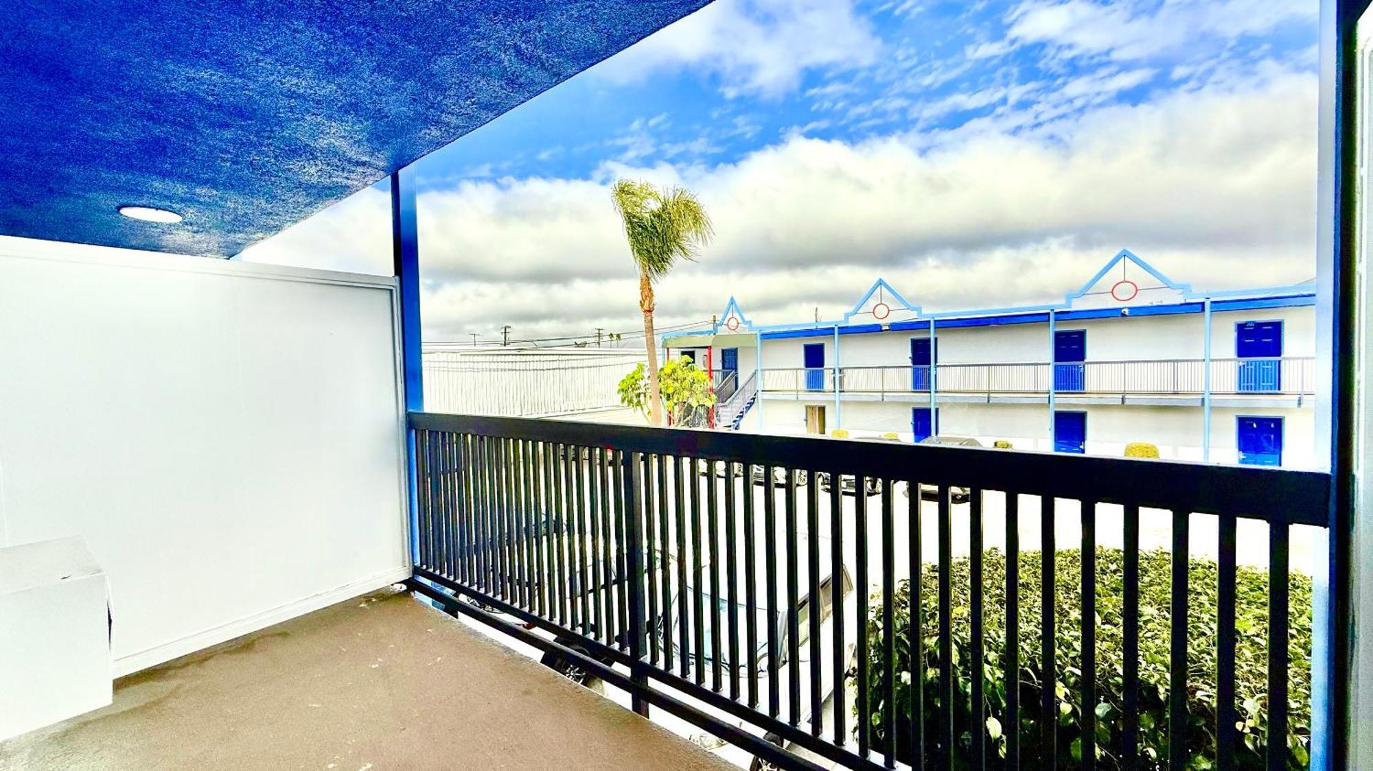Days Inn By Wyndham Los Angeles Lax/Venicebch/Marina Delray Inglewood Exterior photo